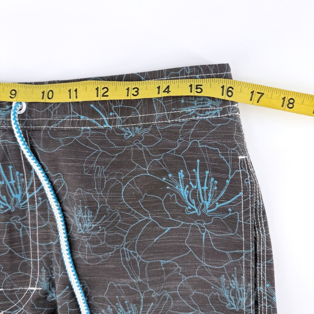 johnnie-O Blue Samson Floral Board Shorts Swim Trunks Mens Medium Grey 8" Inseam - Picture 5 of 8